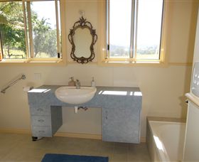 Acacia Park Farm House - Grafton Accommodation 1