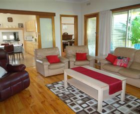 Acacia Park Farm House - Grafton Accommodation 6