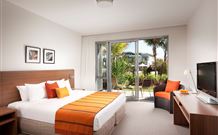 Pullman Magenta Shores Resort - The Entrance - Grafton Accommodation 0