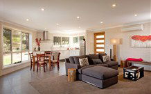 Amazing Country Escapes - Lakeview Luxury Cabins - Grafton Accommodation 1