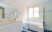 Marengo Chalet - Grafton Accommodation 1