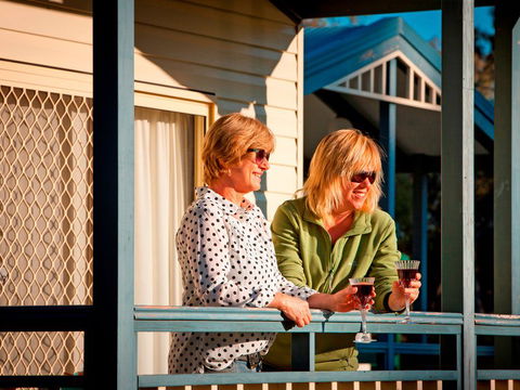 Urana Aquatic Centre Caravan Park - Grafton Accommodation 7