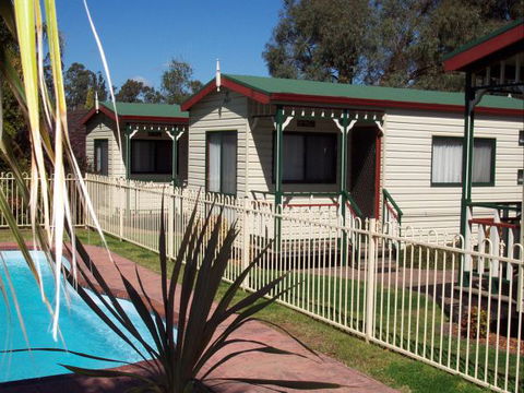 Parkes Country Cabins - Grafton Accommodation 2