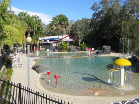 Smuggler's Cove Holiday Village - Grafton Accommodation 5