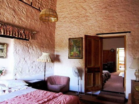 Carmines Antiques And Accommodation - Grafton Accommodation 2