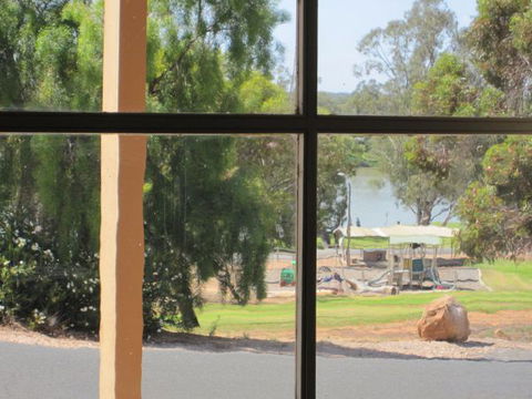 Carmines Antiques And Accommodation - Grafton Accommodation 3