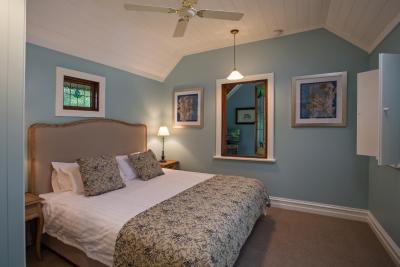Oak Tree Lodge - Grafton Accommodation 11