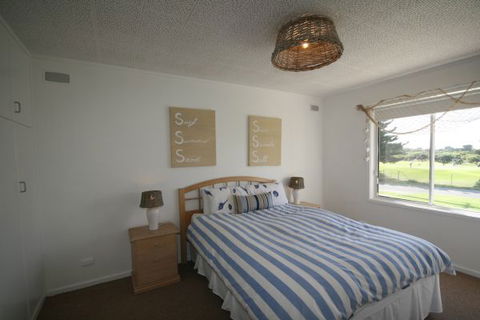LJ Hooker Goolwa Holiday Rentals - 42 Underwood Avenue, Goolwa Beach - Grafton Accommodation 9