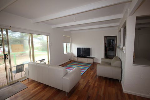 LJ Hooker Goolwa Holiday Rentals - 42 Underwood Avenue, Goolwa Beach - Grafton Accommodation 12