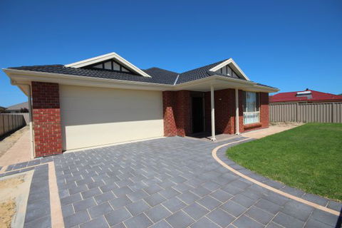 LJ Hooker Goolwa Holiday Rentals - 42 Underwood Avenue, Goolwa Beach - Grafton Accommodation 16