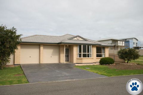 LJ Hooker Goolwa Holiday Rentals - 42 Underwood Avenue, Goolwa Beach - Grafton Accommodation 20