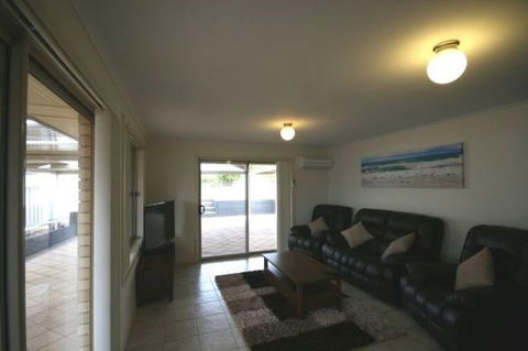 LJ Hooker Goolwa Holiday Rentals - 42 Underwood Avenue, Goolwa Beach - Grafton Accommodation 22