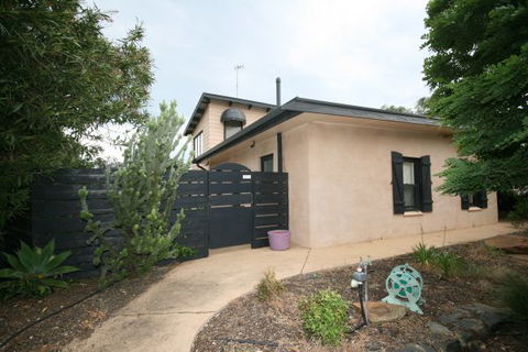 LJ Hooker Goolwa Holiday Rentals - 42 Underwood Avenue, Goolwa Beach - Grafton Accommodation 24