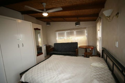 LJ Hooker Goolwa Holiday Rentals - 42 Underwood Avenue, Goolwa Beach - Grafton Accommodation 27