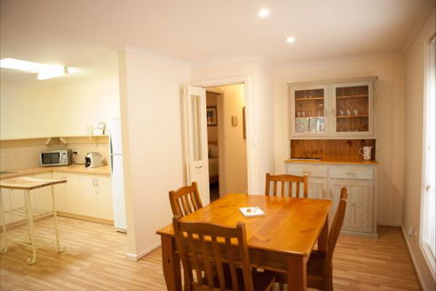 Unit 2 - Grafton Accommodation 4