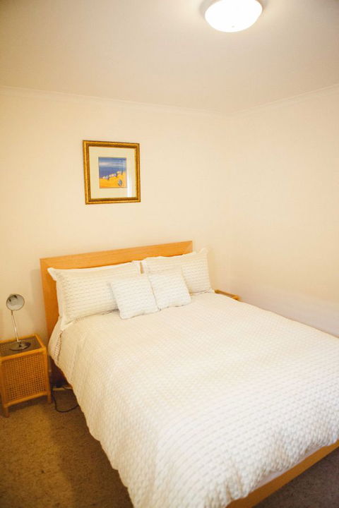 Unit 2 - Grafton Accommodation 8
