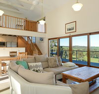 A Seascape Retreat - Grafton Accommodation