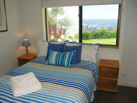 Beach House 204 - Grafton Accommodation 2