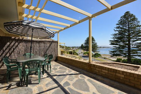 Breeze At The Bay - Grafton Accommodation 0