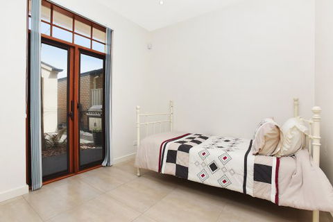 Il Grande Castello - Grafton Accommodation 7