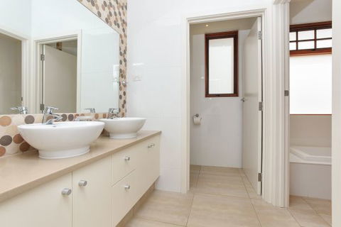 Il Grande Castello - Grafton Accommodation 9