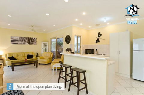 PetLet: 46 Islander Drive At Encounter Bay - Grafton Accommodation 2