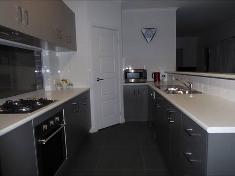 Adelaide Holiday House - Grafton Accommodation 6
