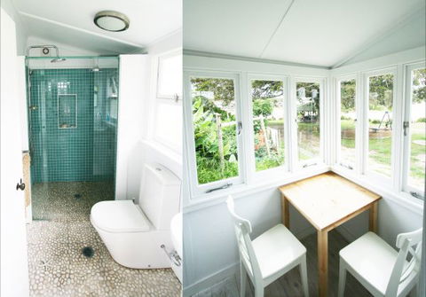 Aurora Beachfront Cottage - Grafton Accommodation 5