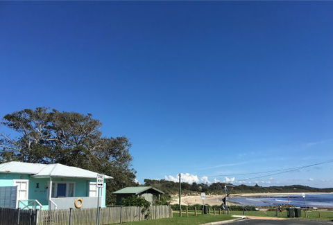 Aurora Beachfront Cottage - Grafton Accommodation 6