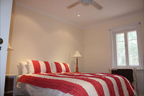 Hughes Park Cottage & Weddings - Grafton Accommodation 1