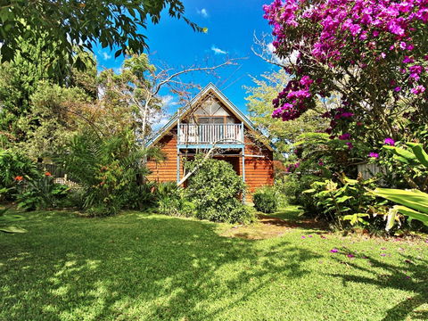 Aqua Flora - Grafton Accommodation 0