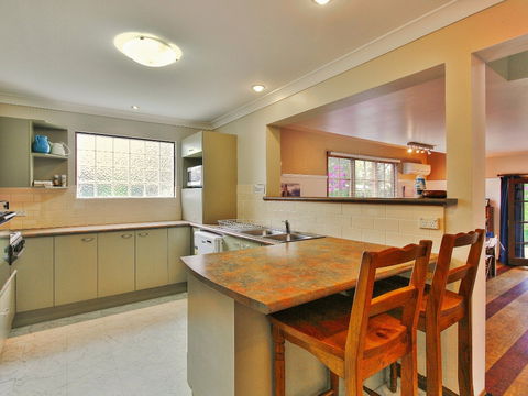 Aqua Flora - Grafton Accommodation 5