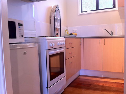 Avalon Seashells - Grafton Accommodation 3