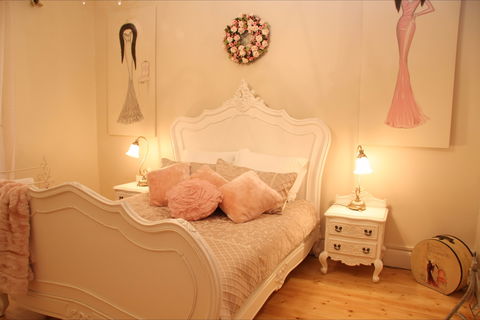 Azalea Cedar-Rose Villa - Grafton Accommodation 1