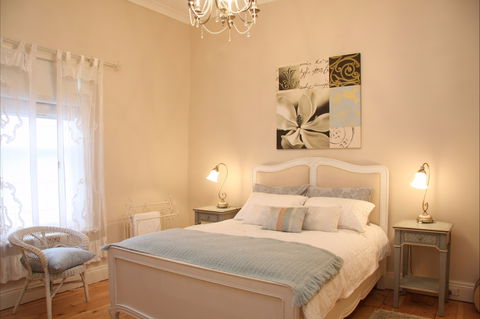 Azalea Cedar-Rose Villa - Grafton Accommodation 2
