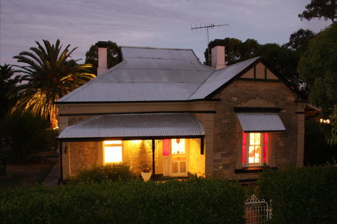 Azalea Cedar-Rose Villa - Grafton Accommodation 7