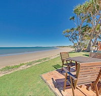 Beachfront Zilzie Holiday Home and Cottage