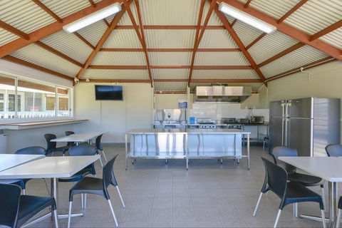 NRMA Sydney Lakeside Holiday Park - Grafton Accommodation 7