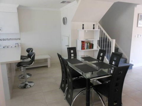 Oaklands Junction - Grafton Accommodation 2