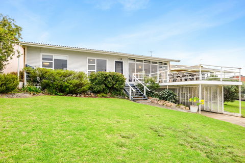 19 Investigator Crescent, Encounter Bay - Grafton Accommodation 0