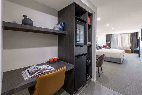 Deco Hotel Canberra - Grafton Accommodation 2