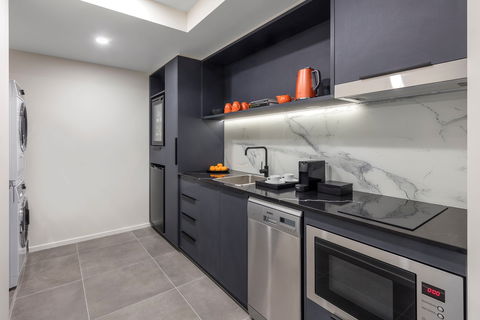 Deco Hotel Canberra - Grafton Accommodation 6