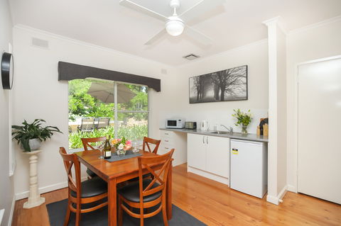 HAHNDORF LODGE - Grafton Accommodation 5