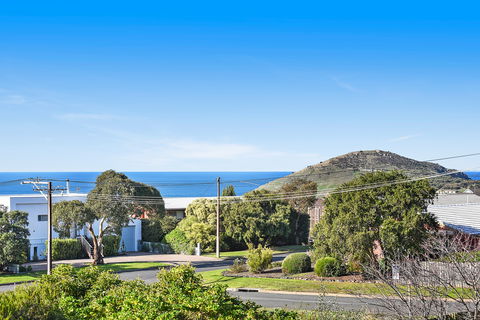 Highview - Panormaic Views Across Encounter Bay - Grafton Accommodation 0