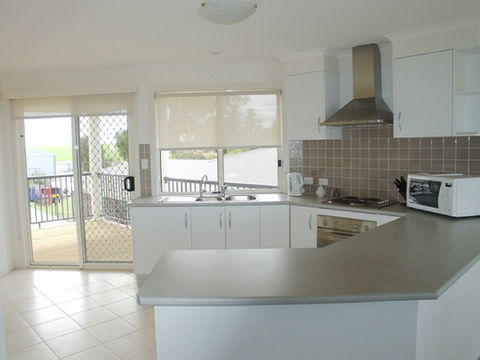 Arabesque Villa 2 - Grafton Accommodation 1