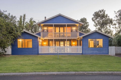 Ultramarine - Grafton Accommodation 0