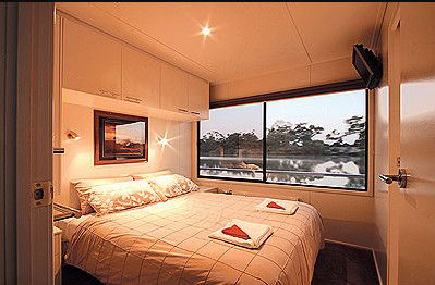 All Seasons Houseboats - Grafton Accommodation 3
