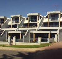 Rainbow Connections - Grafton Accommodation