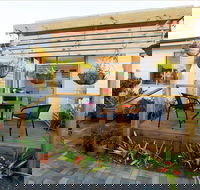 Gumnut Getaway - couples creative art retreat - Grafton Accommodation
