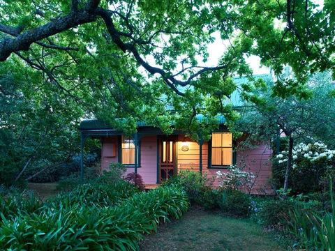 Hawthorne Cottage: Blackheath - Grafton Accommodation 0